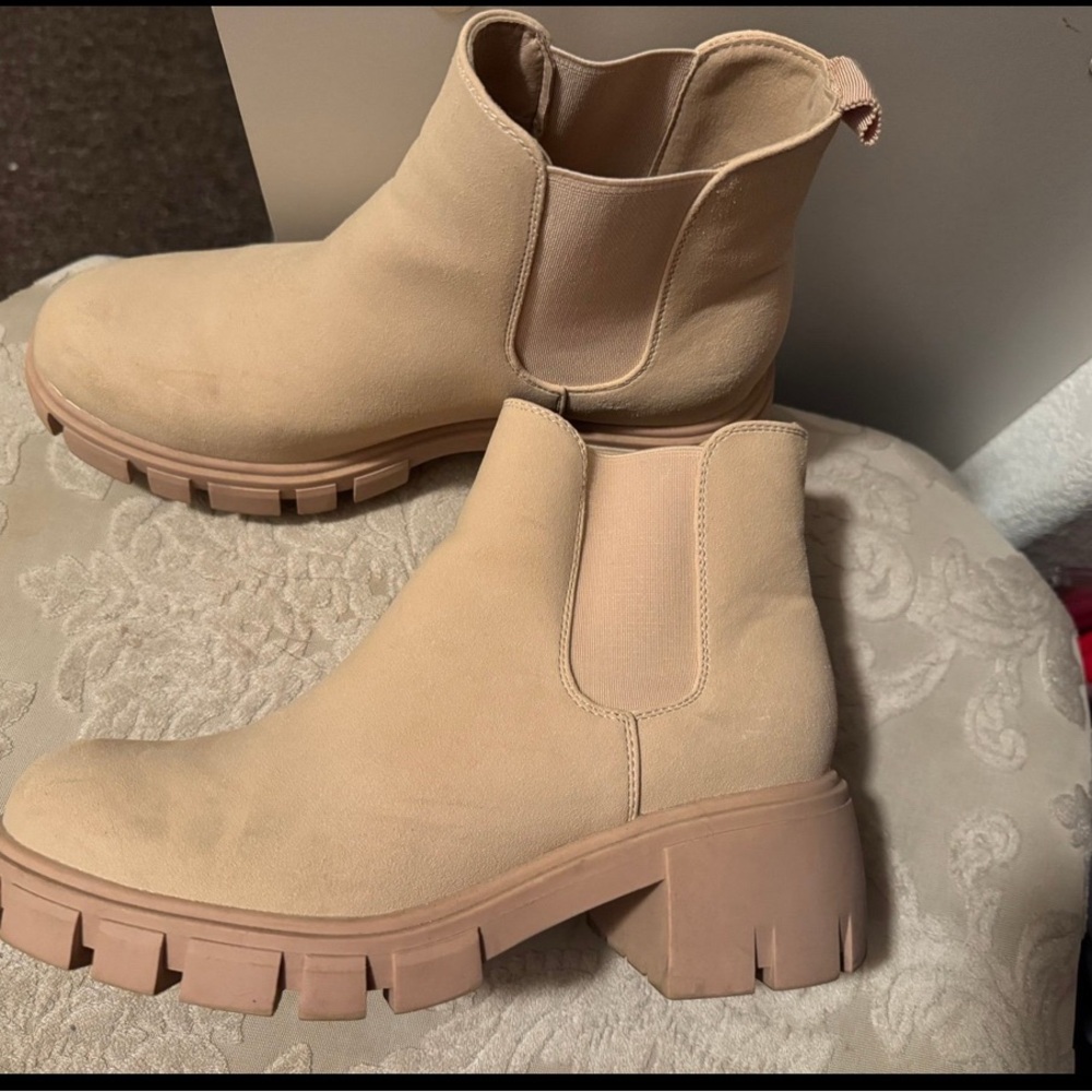 Chelsea boots